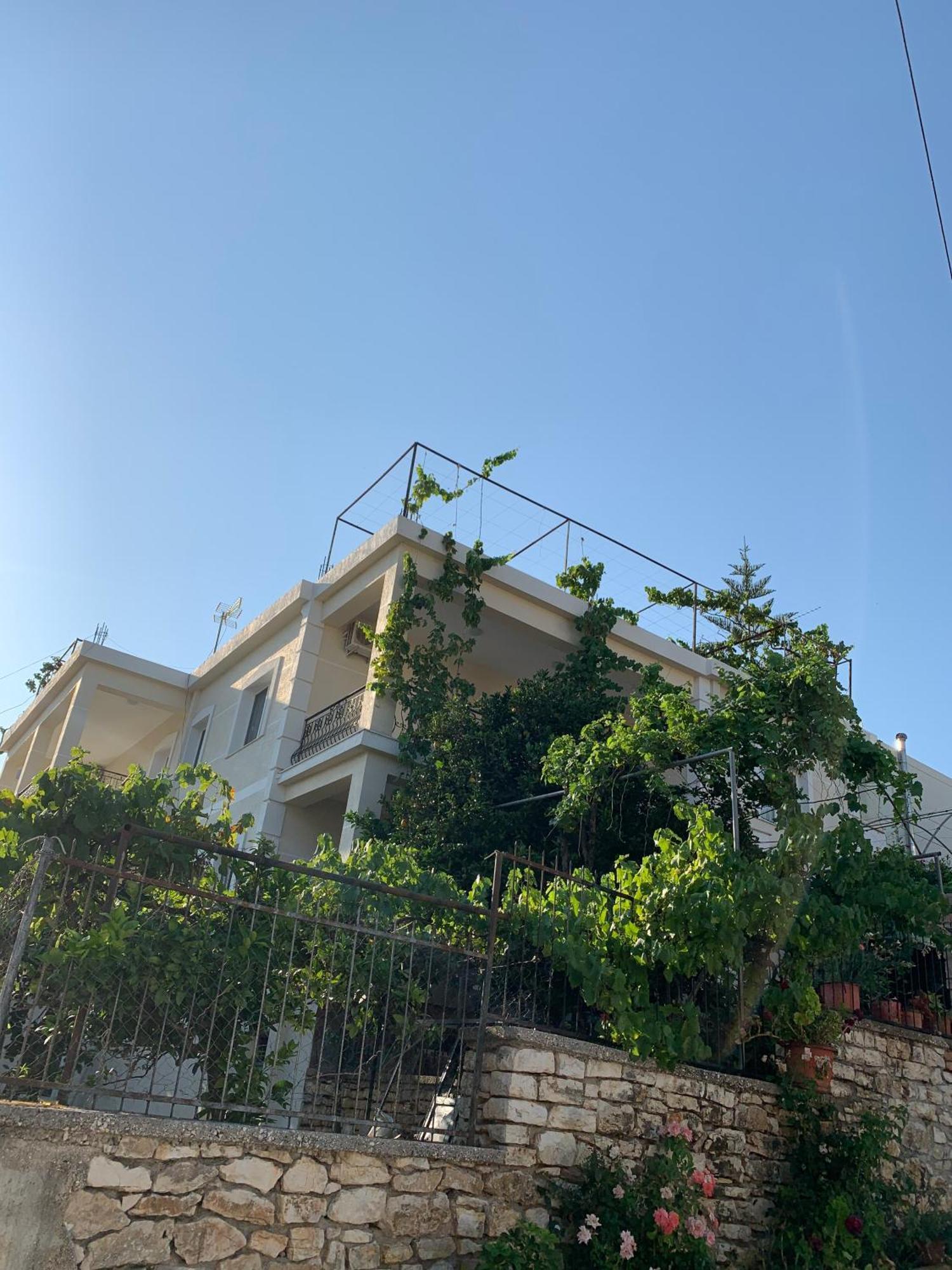 Ylli Cunaj Apartments Sarandë Exterior foto